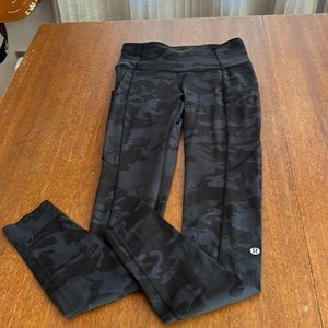 Lululemon leggings blue/black camouflage